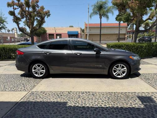 2018 Ford Fusion Hybrid SE