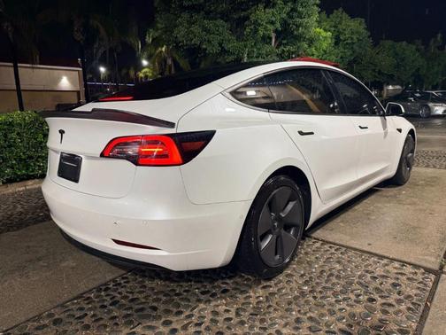2021 Tesla Model 3 Standard Range Plus