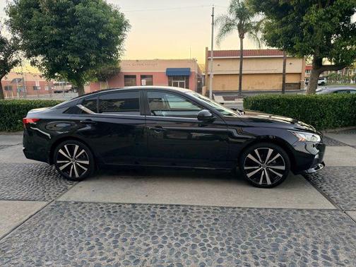 2021 Nissan Altima 2.5 SR