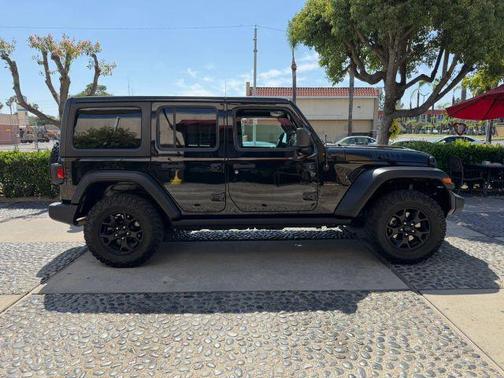Black Clearcoat 2020 Jeep Wrangler Unlimited Willys