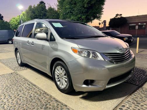 2016 Toyota Sienna XLE Premium