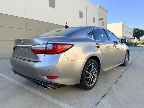 2017 Lexus ES 350 Base