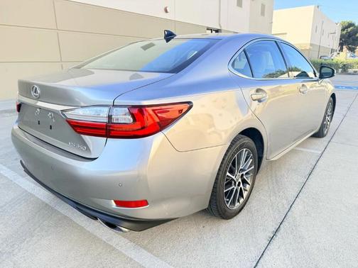 2017 Lexus ES 350 Base