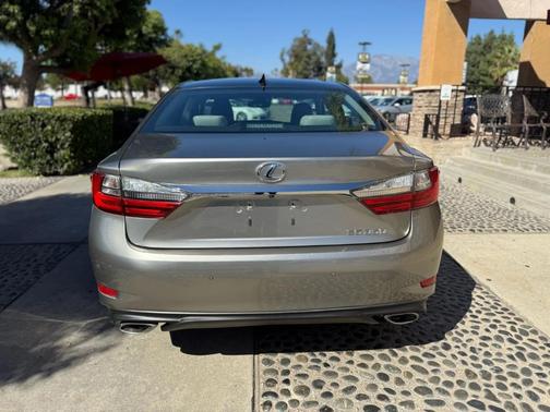 2017 Lexus ES 350 Base
