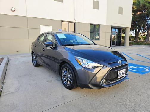 2020 Toyota Yaris Sedan LE