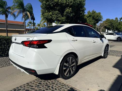 2021 Nissan Versa 1.6 SR