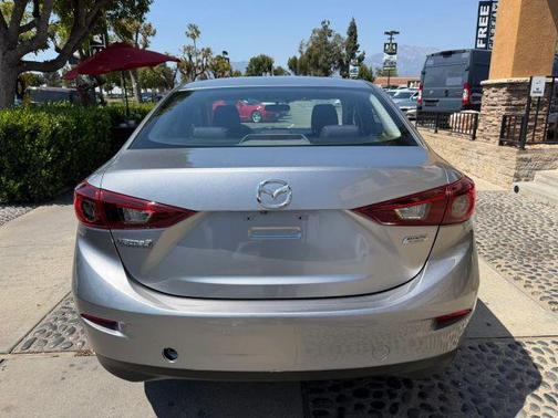 Liquid Silver Metallic 2016 Mazda Mazda3 i Sport