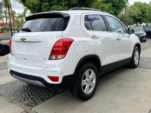Summit White 2020 Chevrolet Trax LT
