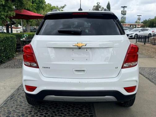 Summit White 2020 Chevrolet Trax LT