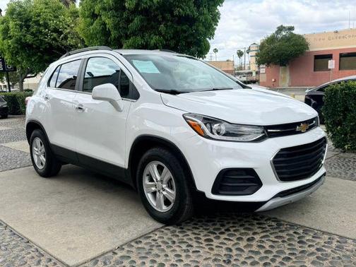 Summit White 2020 Chevrolet Trax LT