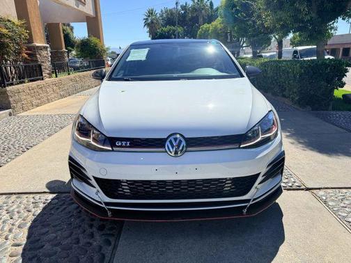 2018 Volkswagen Golf GTI 2.0T SE 4-Door