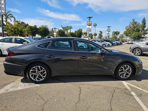 2022 Hyundai SONATA SEL