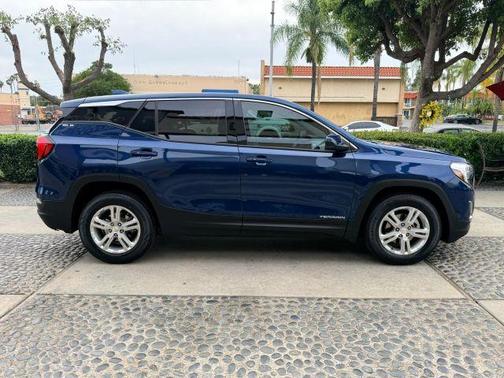 Blue Emerald Metallic 2019 GMC Terrain SLE