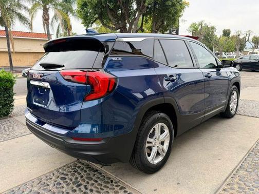 Blue Emerald Metallic 2019 GMC Terrain SLE