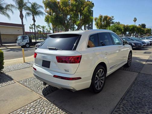 2017 Audi Q7 3.0T Premium Plus