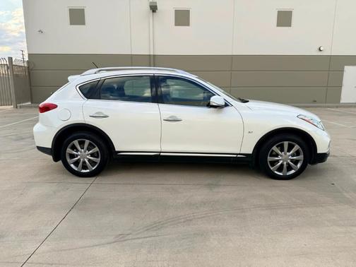 2017 INFINITI QX50 Base