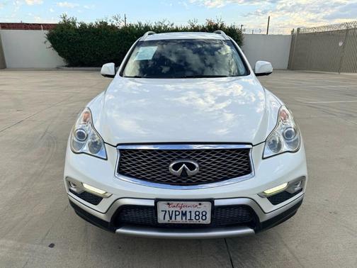 2017 INFINITI QX50 Base