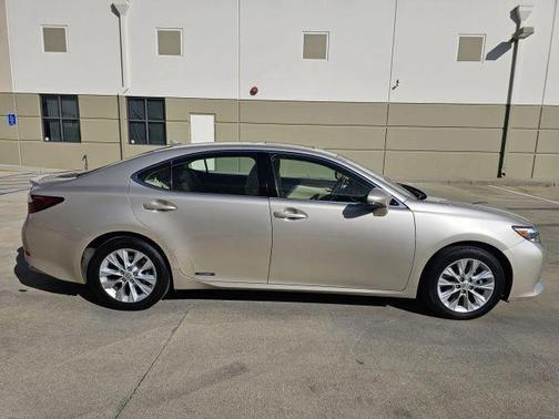 2013 Lexus ES 300h Base