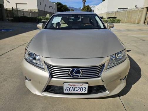 2013 Lexus ES 300h Base