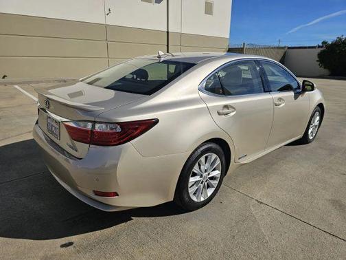 2013 Lexus ES 300h Base