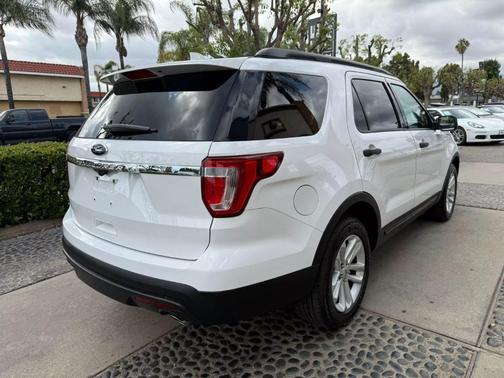 2016 Ford Explorer Base