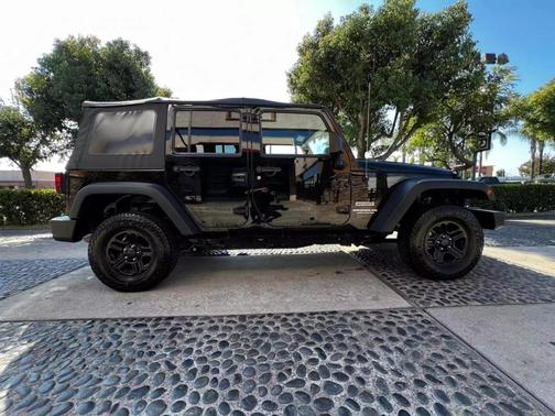 2017 Jeep Wrangler Unlimited Sport