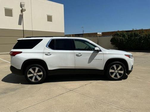 Summit White 2020 Chevrolet Traverse LT Leather
