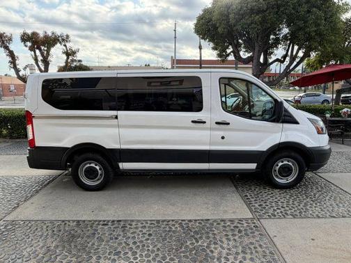 Oxford White 2018 Ford Transit-150 XL