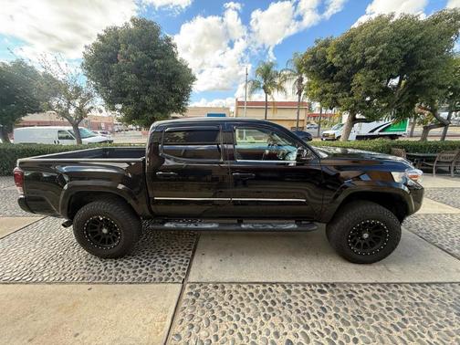 2017 Toyota Tacoma SR5