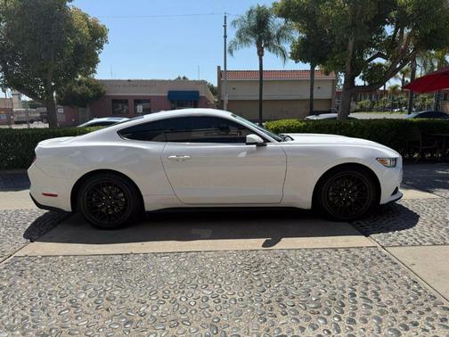 2017 Ford Mustang EcoBoost Premium