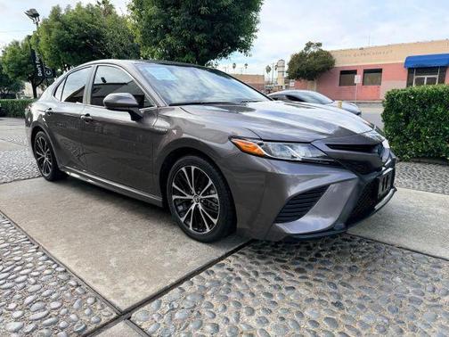 2019 Toyota Camry Hybrid SE
