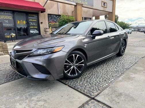 2019 Toyota Camry Hybrid SE