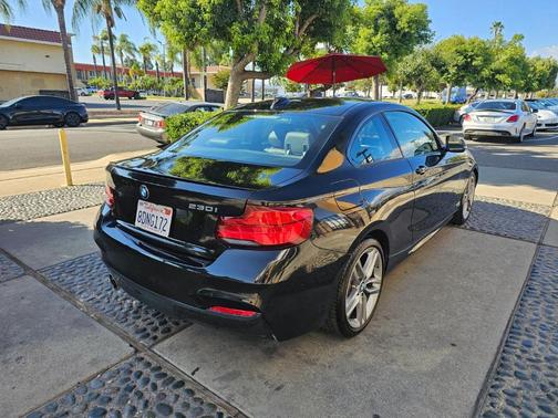 2018 BMW 230 i