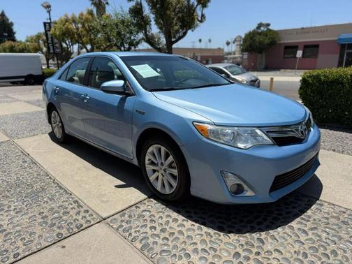 2012 Toyota Camry Hybrid XLE