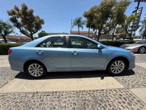 2012 Toyota Camry Hybrid XLE
