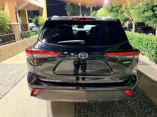 2020 Toyota Highlander Hybrid XLE