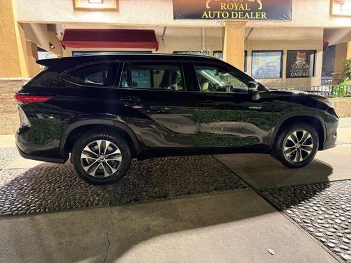 2020 Toyota Highlander Hybrid XLE