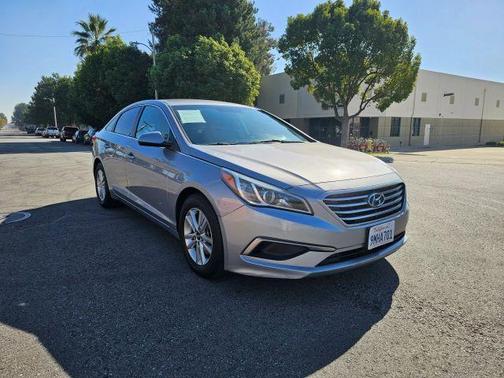 2016 Hyundai SONATA SE