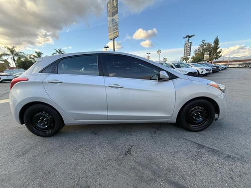 2017 Hyundai Elantra GT Base