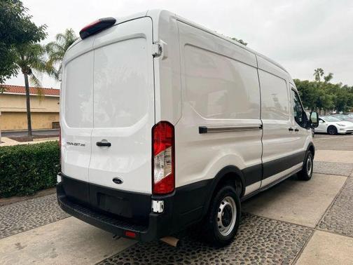 2023 Ford Transit-250 