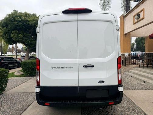 2023 Ford Transit-250 
