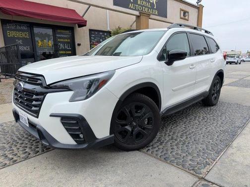 Crystal White Pearl 2024 Subaru Ascent Onyx Edition