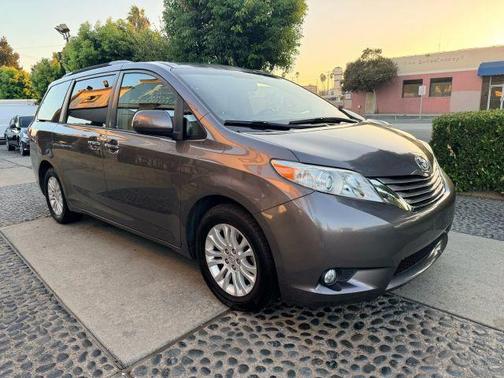 2017 Toyota Sienna XLE Premium