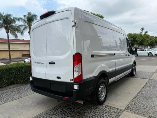 2023 Ford Transit-250 