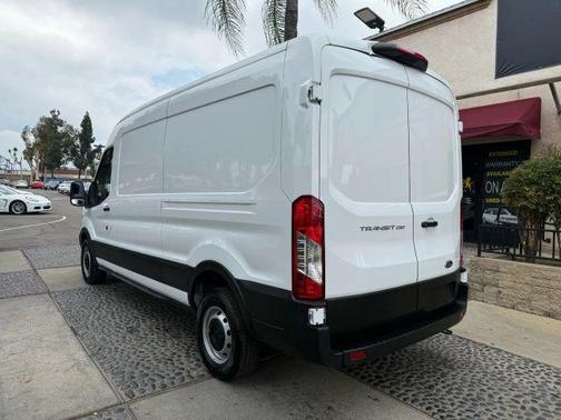 2023 Ford Transit-250 