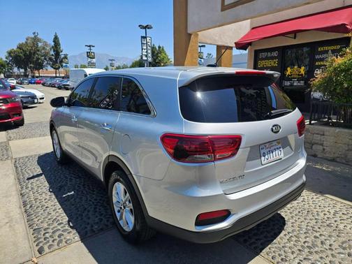 2020 Kia Sorento LX V6