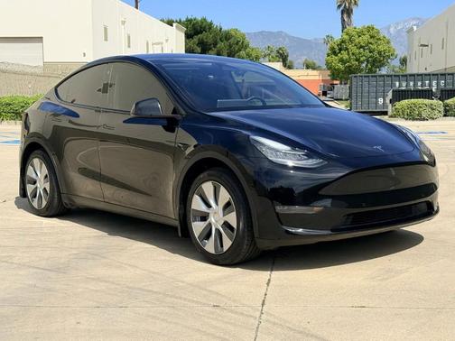 Black 2021 Tesla Model Y Long Range