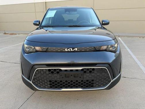 Gravity Gray 2023 Kia Soul LX