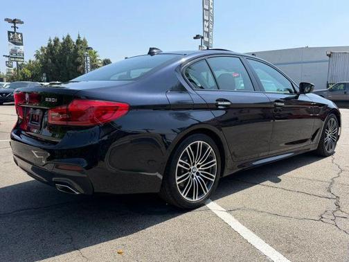 Carbon Black Metallic 2018 BMW 530 i xDrive