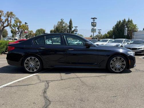 Carbon Black Metallic 2018 BMW 530 i xDrive